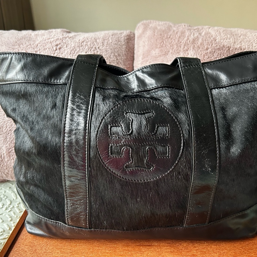 Tory Burch Black Leather Shoulder Bag